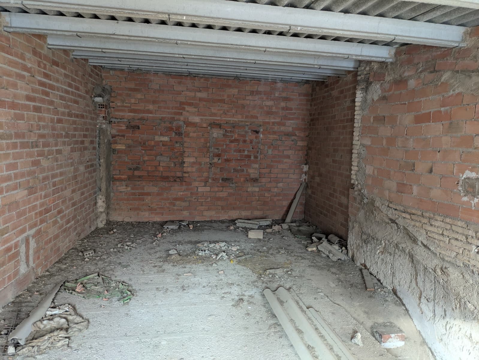 3 soveværelse Byhus til salg i Garcia med garage - € 13.000 (Ref: 8685653)