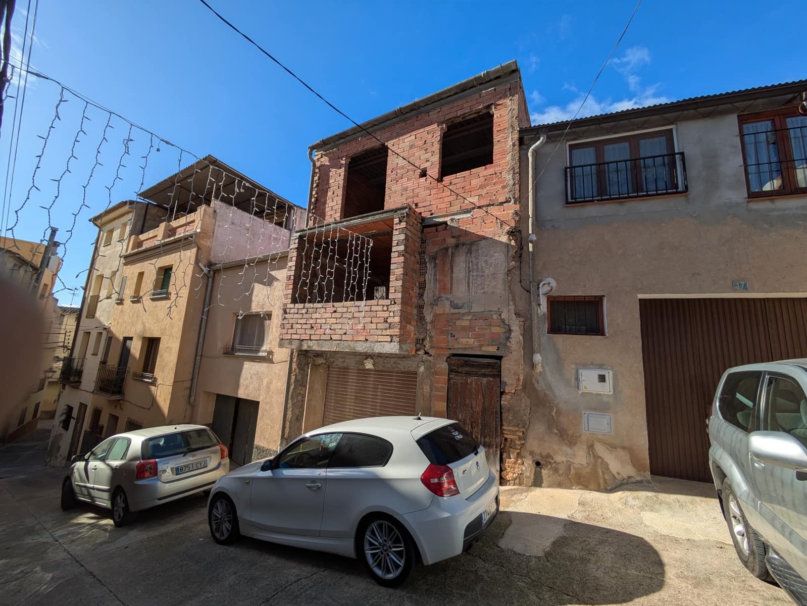 3 soveværelse Byhus til salg i Garcia med garage - € 13.000 (Ref: 8685653)