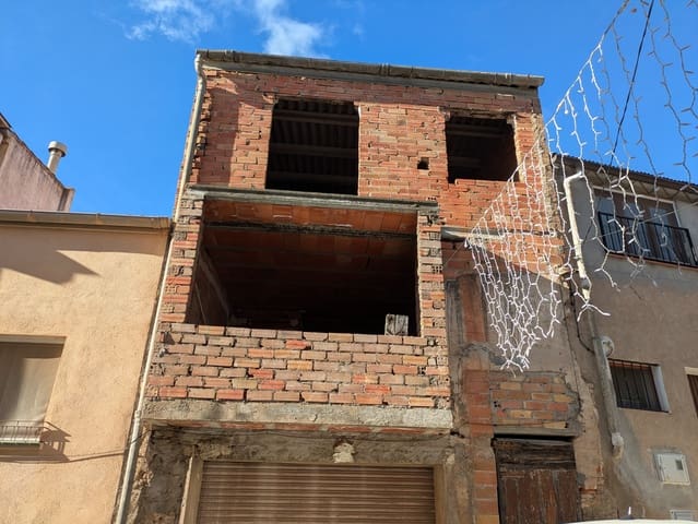 3 bedroom Townhouse for sale in Garcia with garage - € 13,000 (Ref: 8685653)