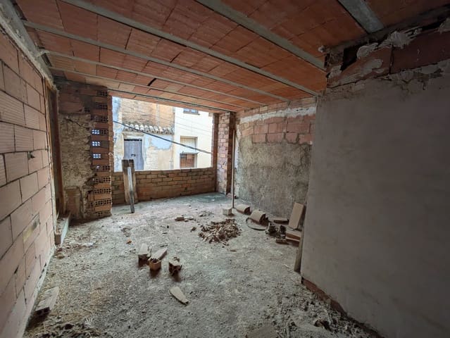 3 bedroom Townhouse for sale in Garcia with garage - € 13,000 (Ref: 8685653)