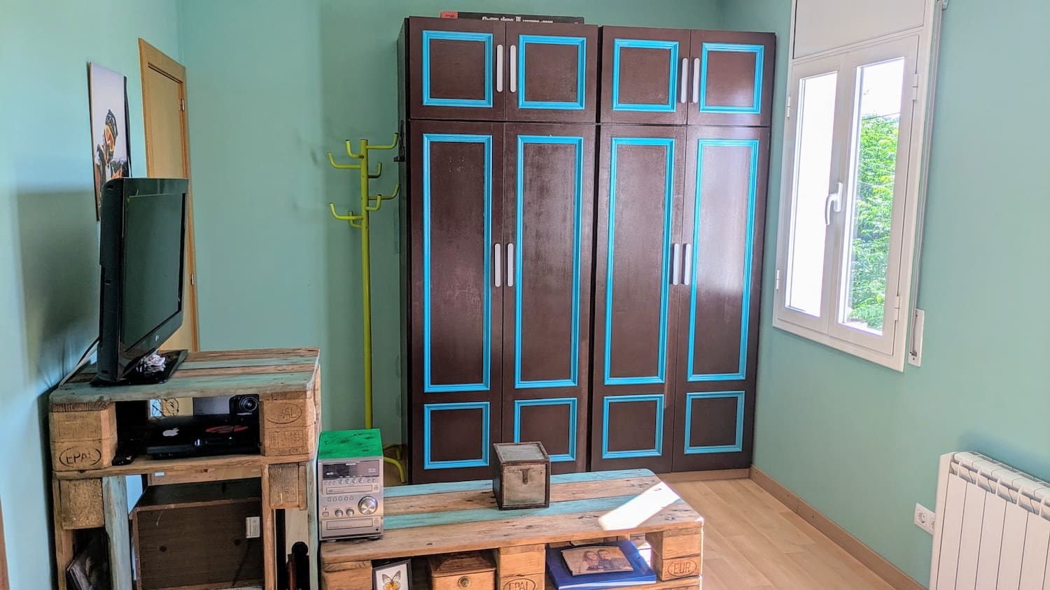 5 bedroom Townhouse for sale in Flix with garage - € 190,000 (Ref: 9181969)