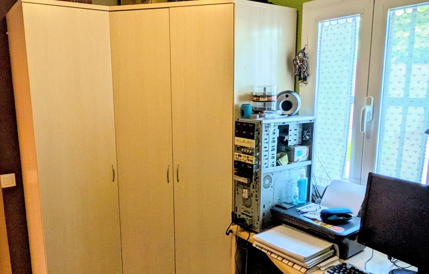 5 bedroom Townhouse for sale in Flix with garage - € 190,000 (Ref: 9181969)