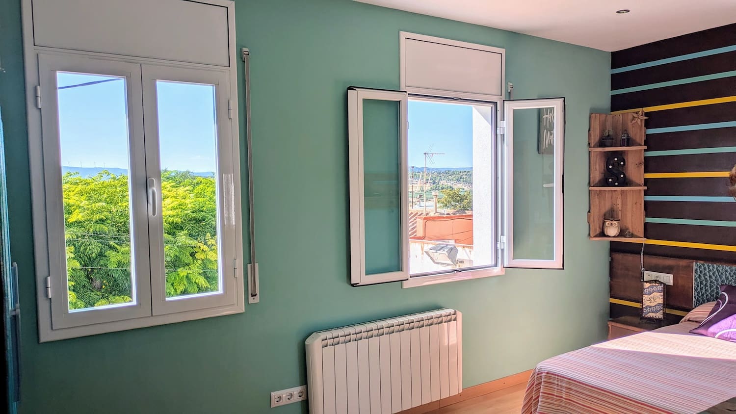 5 bedroom Townhouse for sale in Flix with garage - € 190,000 (Ref: 9181969)