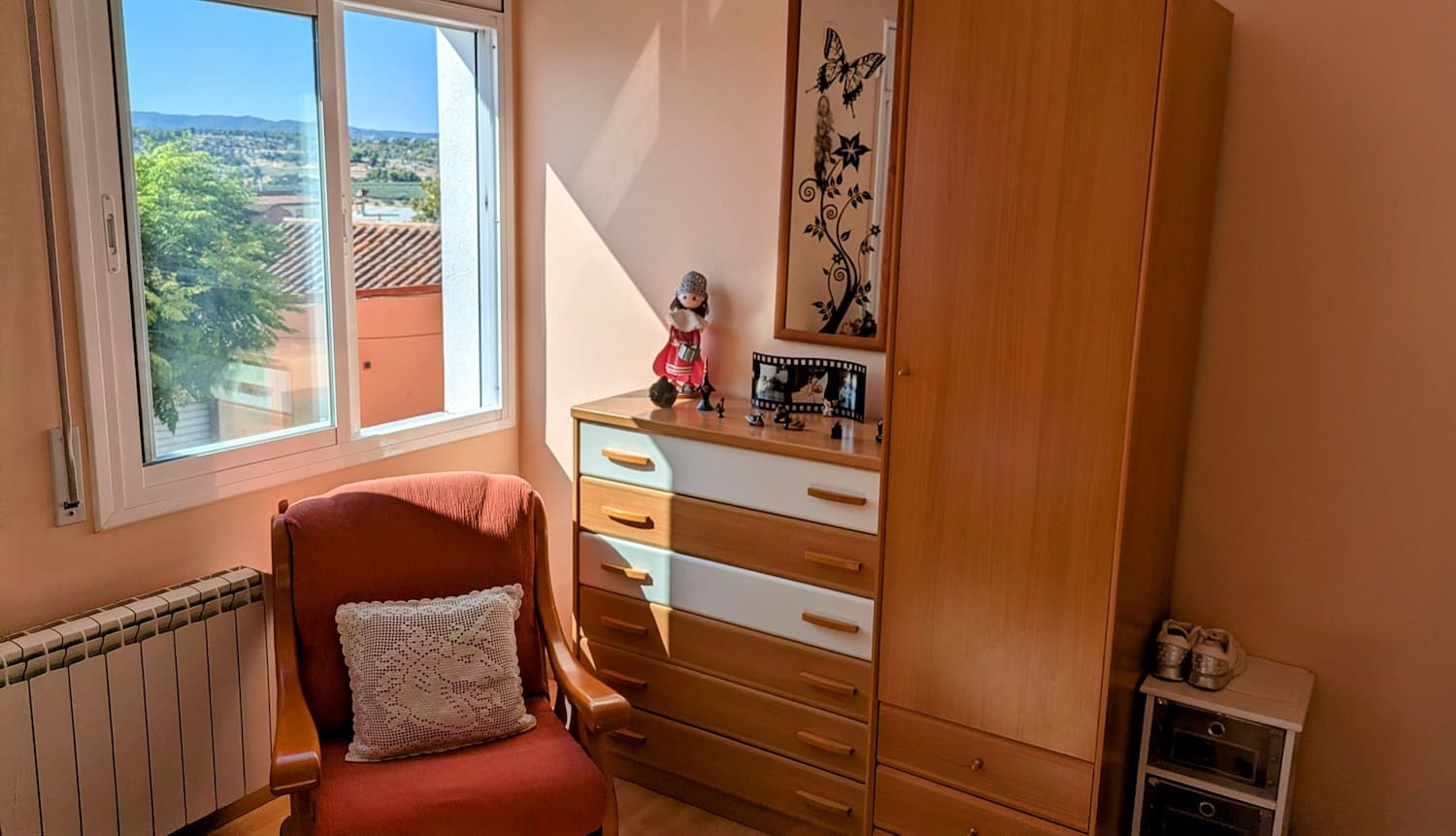 5 bedroom Townhouse for sale in Flix with garage - € 190,000 (Ref: 9181969)