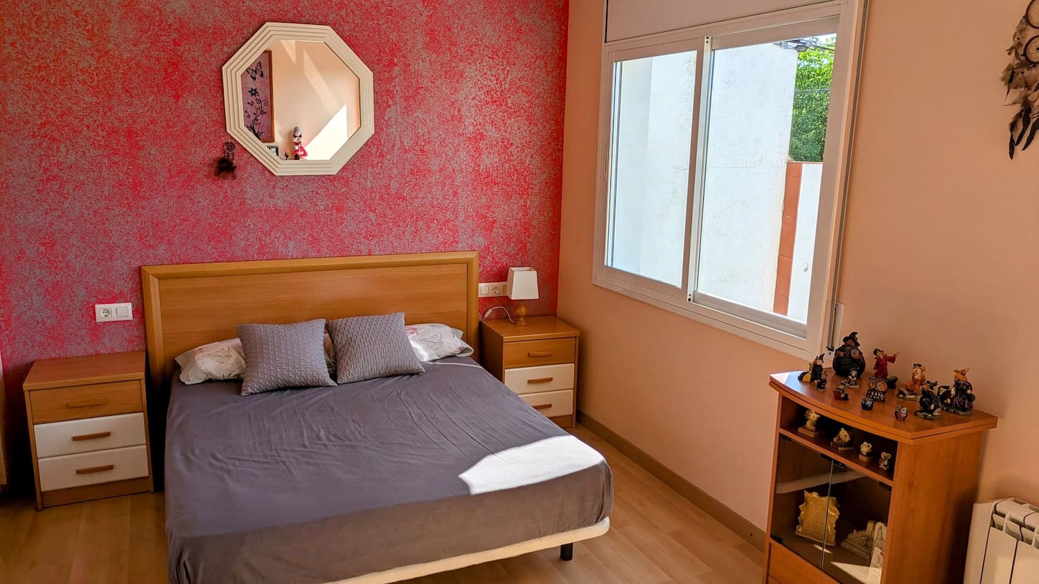 5 bedroom Townhouse for sale in Flix with garage - € 190,000 (Ref: 9181969)