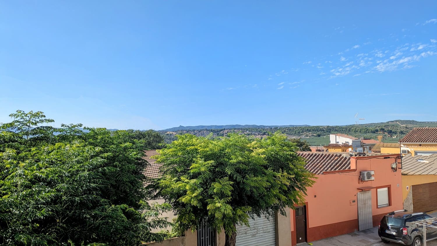 5 bedroom Townhouse for sale in Flix with garage - € 190,000 (Ref: 9181969)