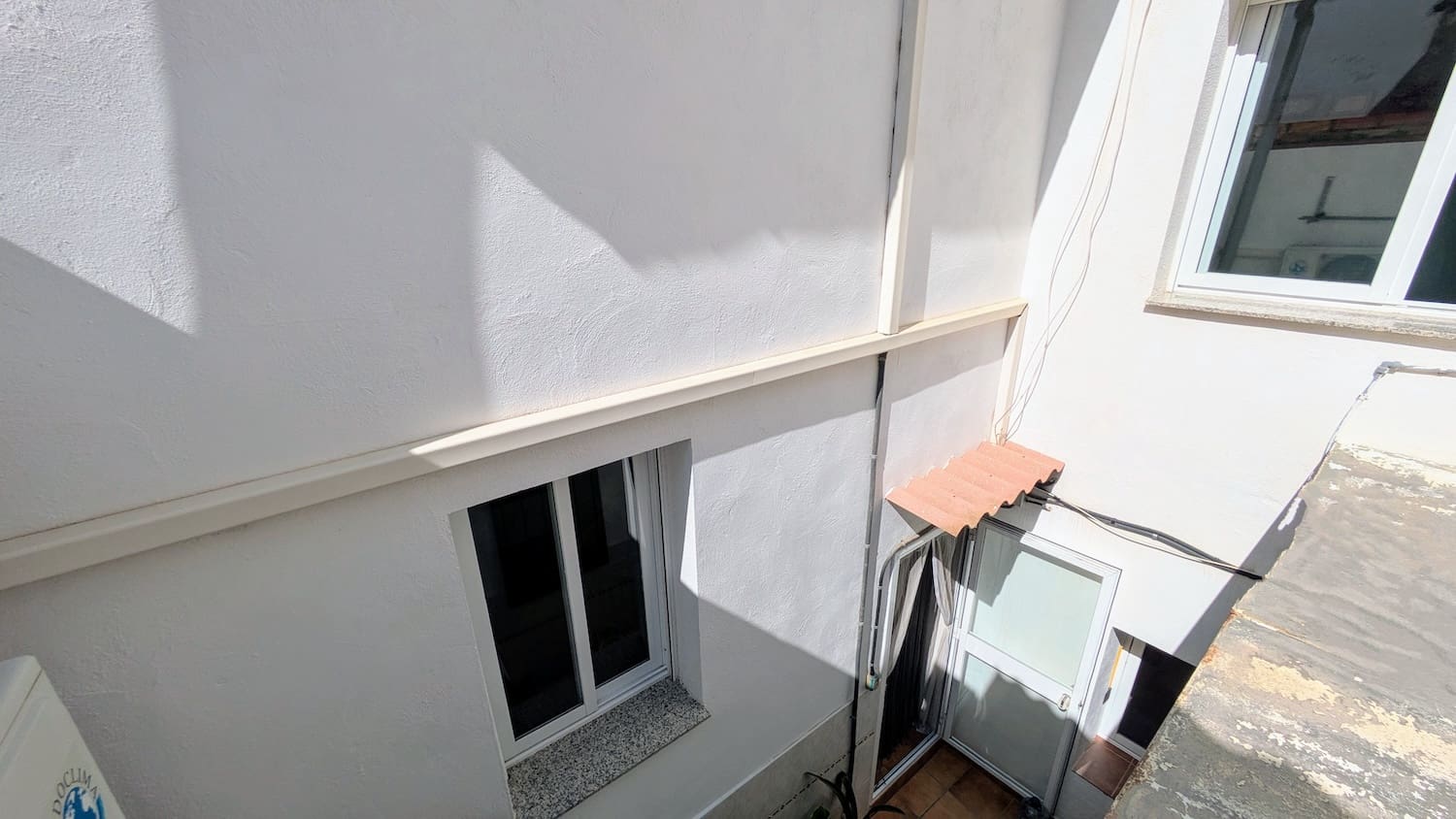 5 bedroom Townhouse for sale in Flix with garage - € 190,000 (Ref: 9181969)