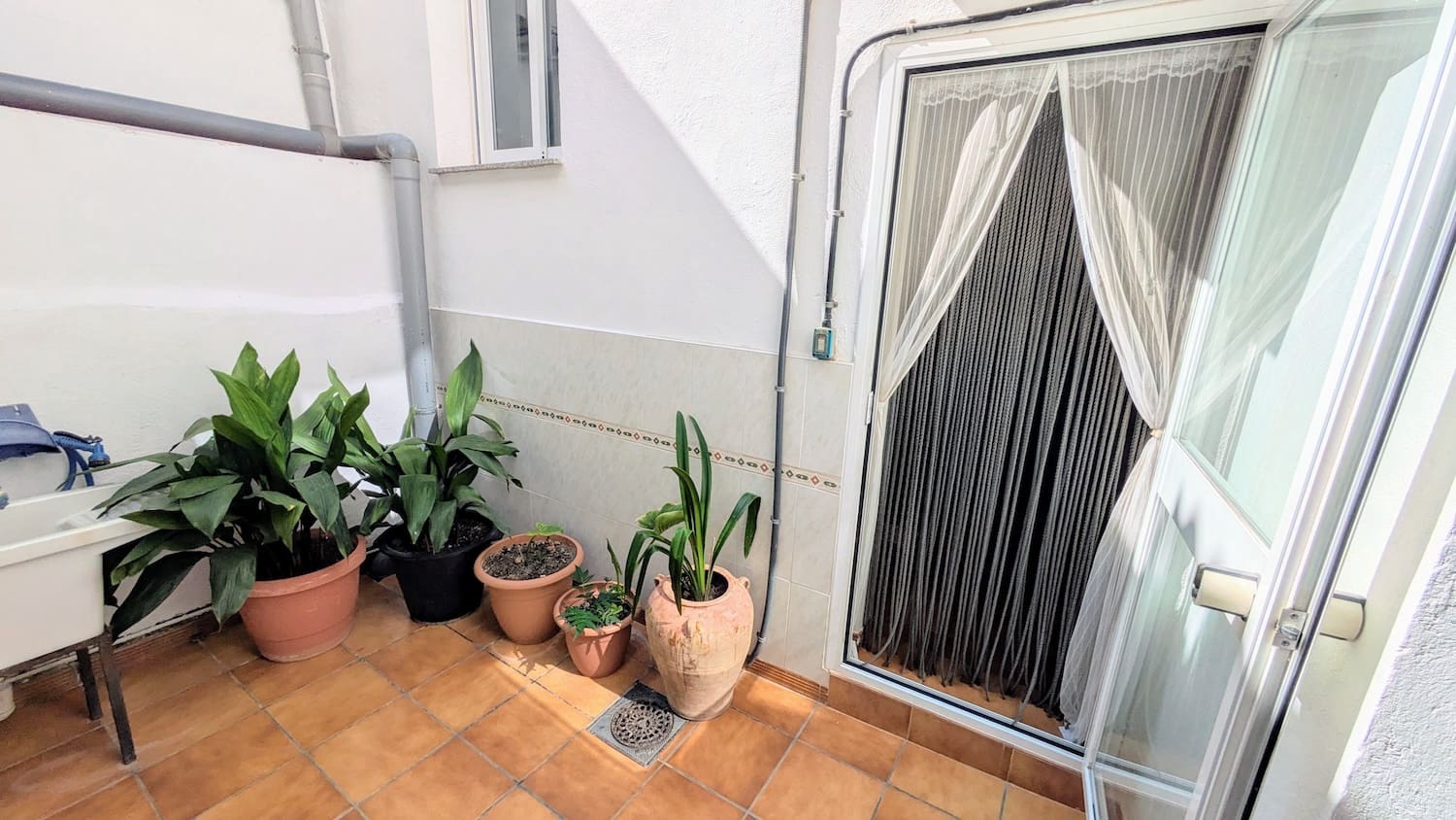 5 bedroom Townhouse for sale in Flix with garage - € 190,000 (Ref: 9181969)