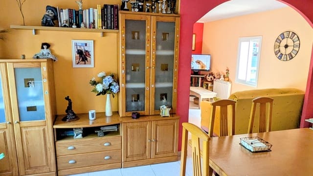 5 soverom Hus til salgs i Flix med garasje - € 190 000 (Ref: 9181969)