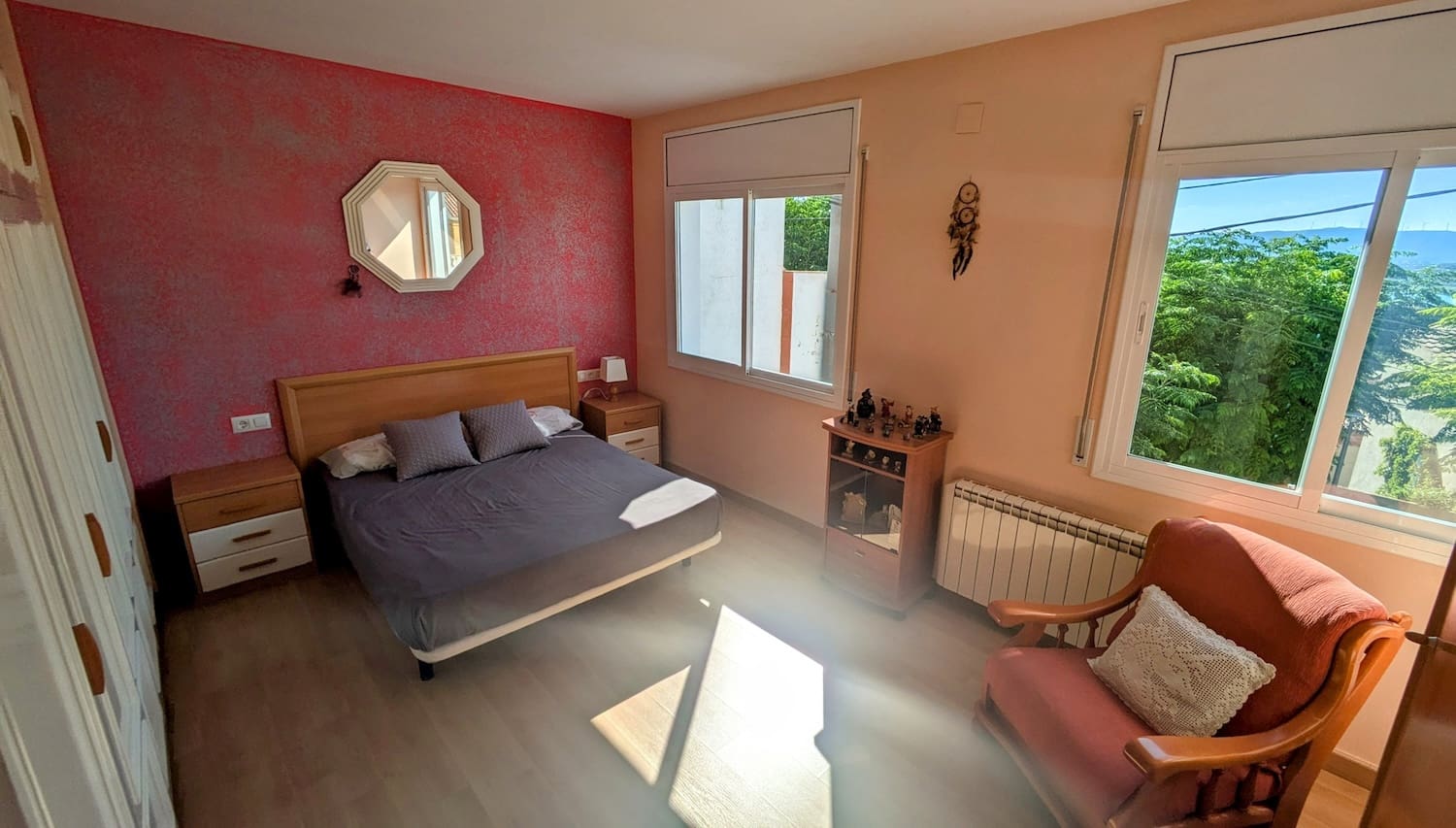 5 bedroom Townhouse for sale in Flix with garage - € 190,000 (Ref: 9181969)