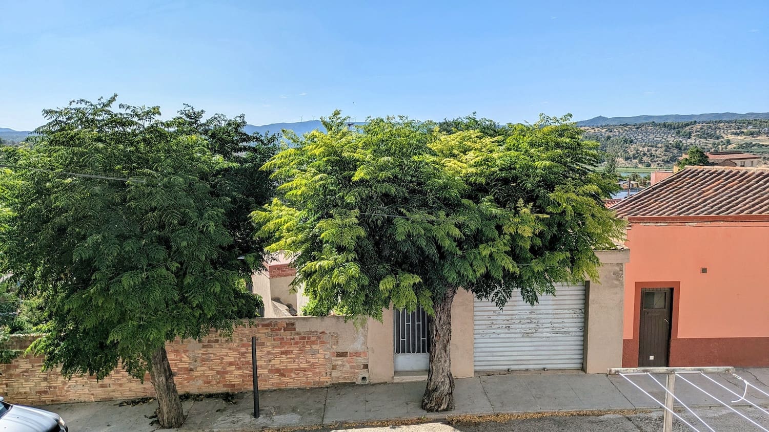 5 bedroom Townhouse for sale in Flix with garage - € 190,000 (Ref: 9181969)