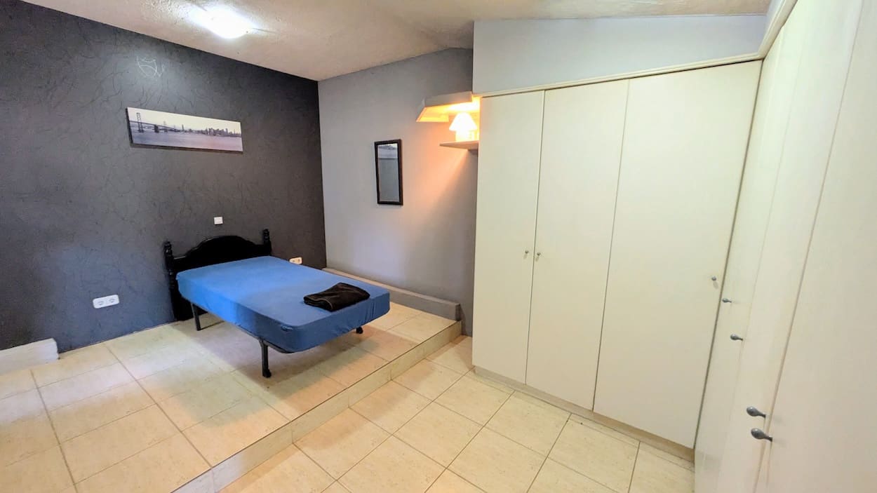 3 bedroom Finca/Country House for sale in Flix - € 115,000 (Ref: 9331330)