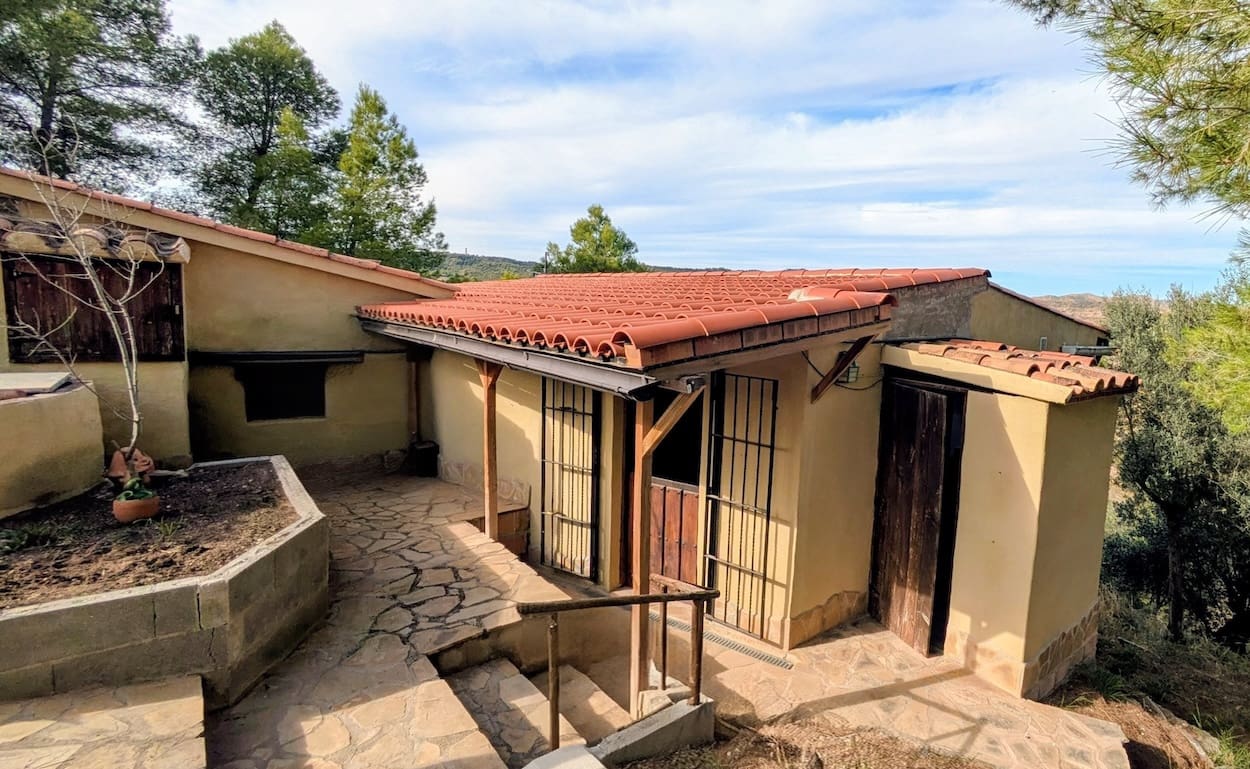 3 bedroom Finca/Country House for sale in Flix - € 115,000 (Ref: 9331330)