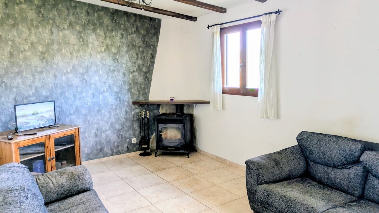 3 bedroom Finca/Country House for sale in Flix - € 115,000 (Ref: 9331330)