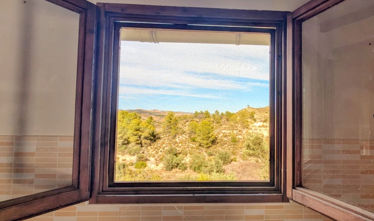 3 bedroom Finca/Country House for sale in Flix - € 115,000 (Ref: 9331330)