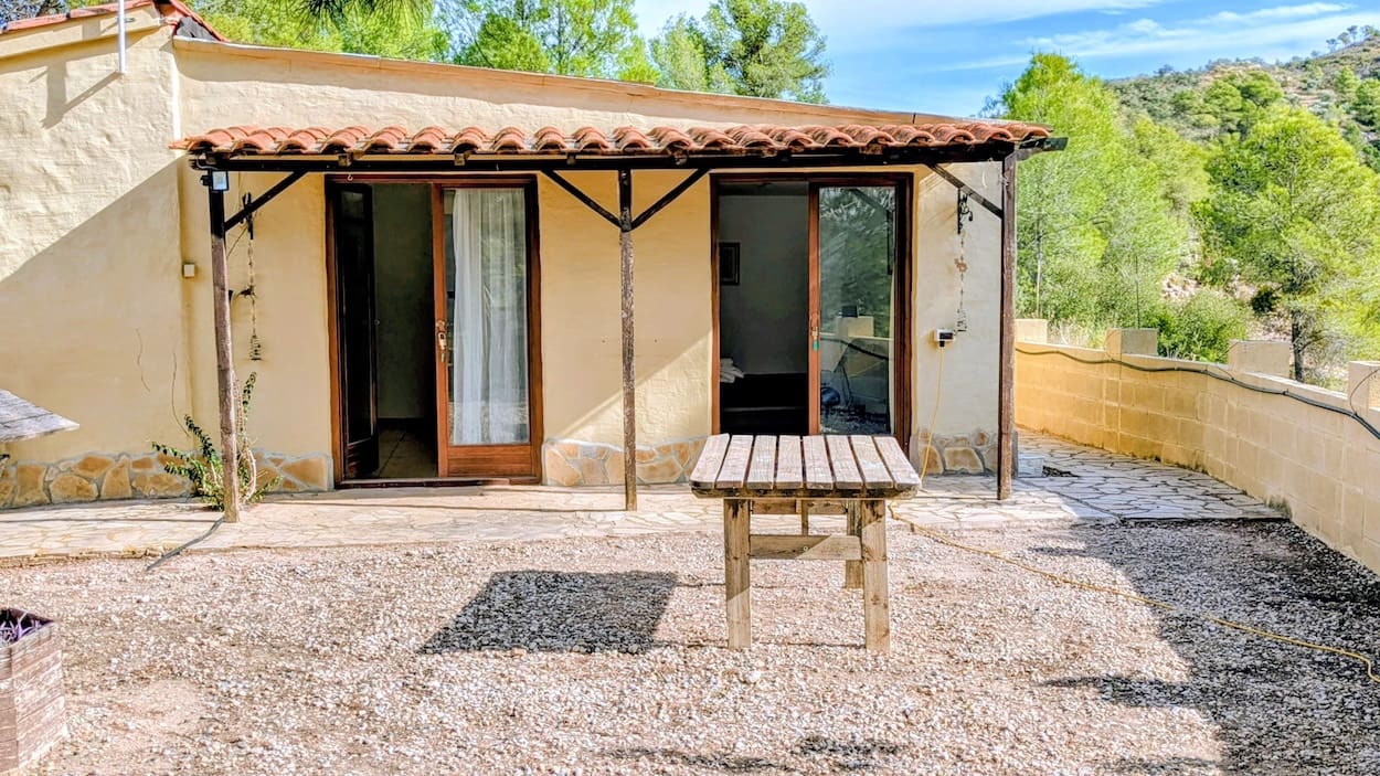 3 bedroom Finca/Country House for sale in Flix - € 115,000 (Ref: 9331330)