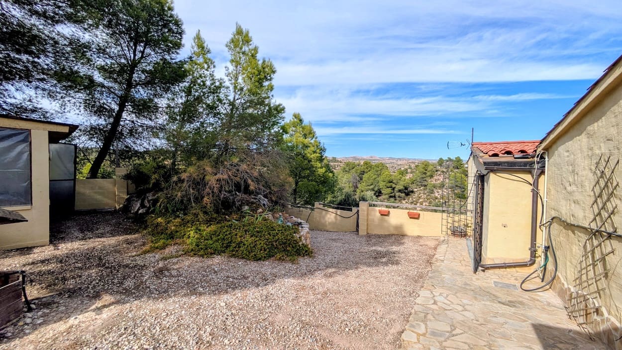 3 bedroom Finca/Country House for sale in Flix - € 115,000 (Ref: 9331330)