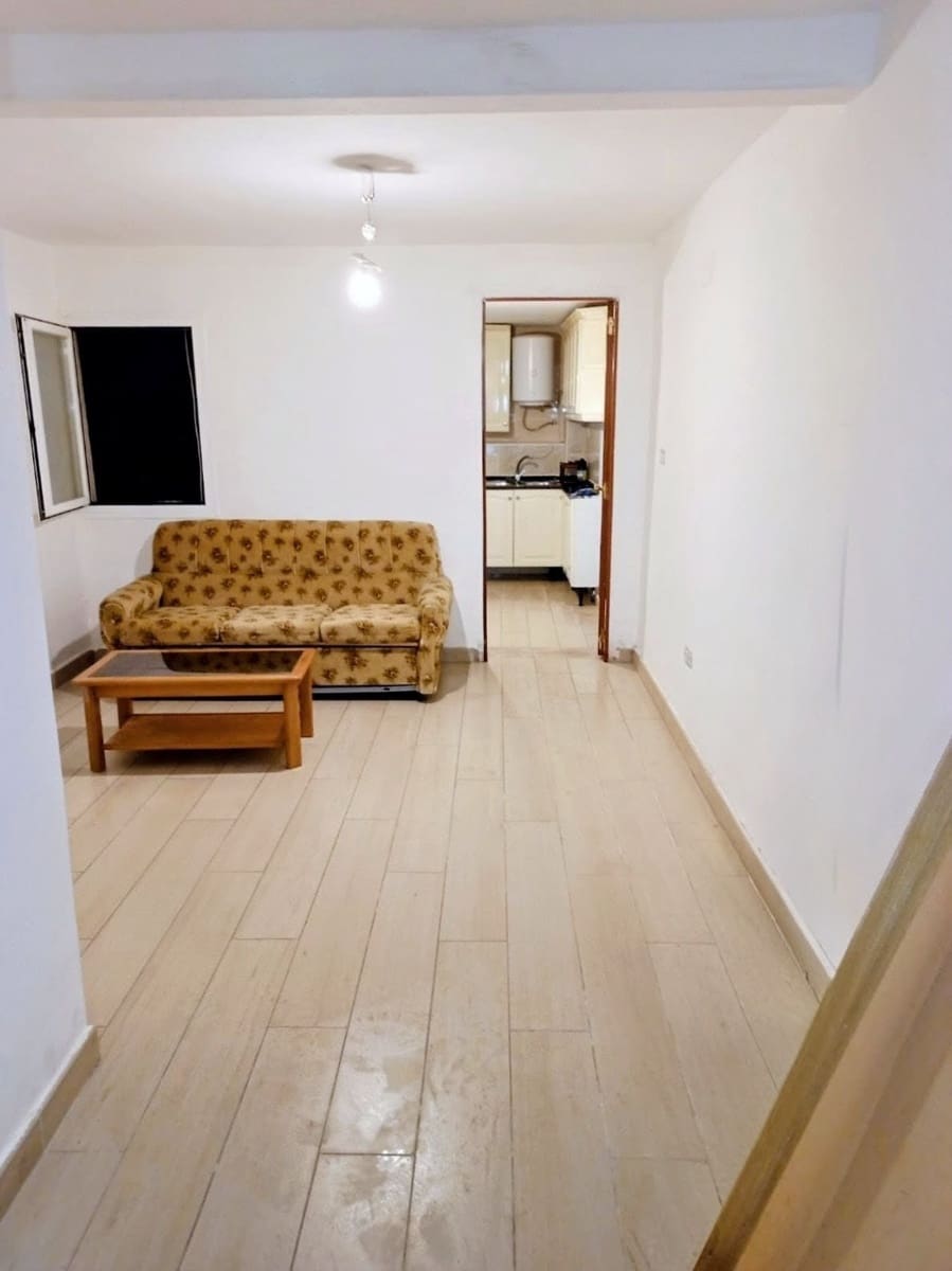 Casa de 5 habitaciones en Flix en venta - 135.000 € (Ref: 9913392)