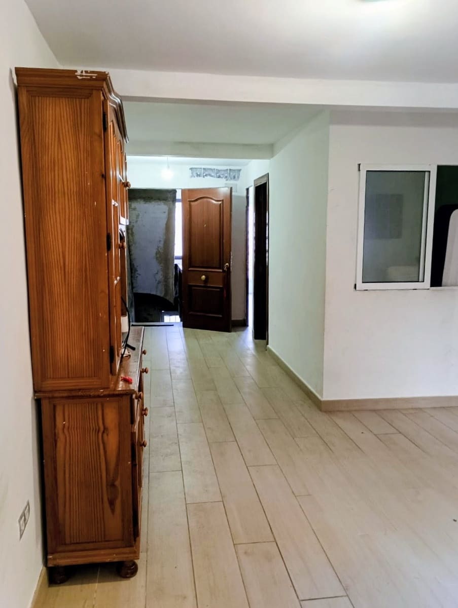 Casa de 5 habitaciones en Flix en venta - 135.000 € (Ref: 9913392)