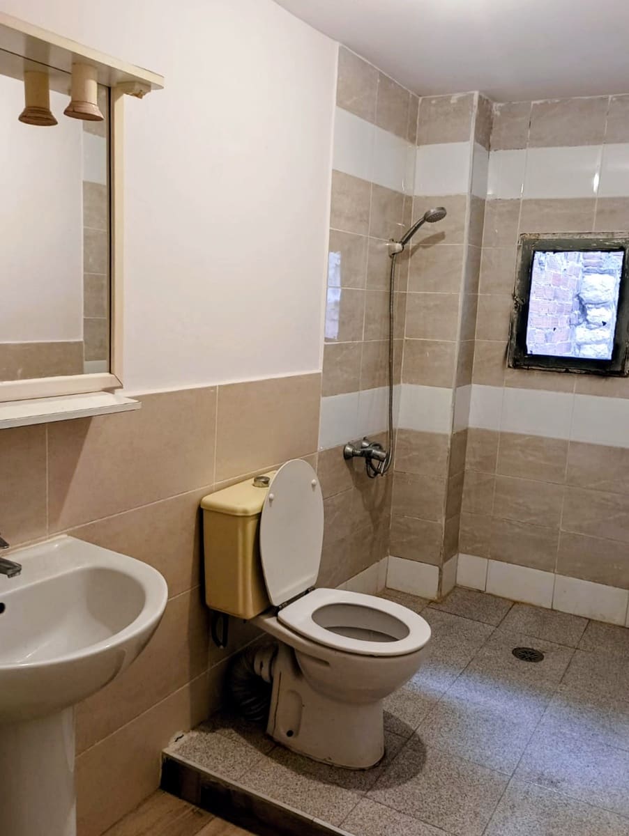 Casa de 5 habitaciones en Flix en venta - 135.000 € (Ref: 9913392)