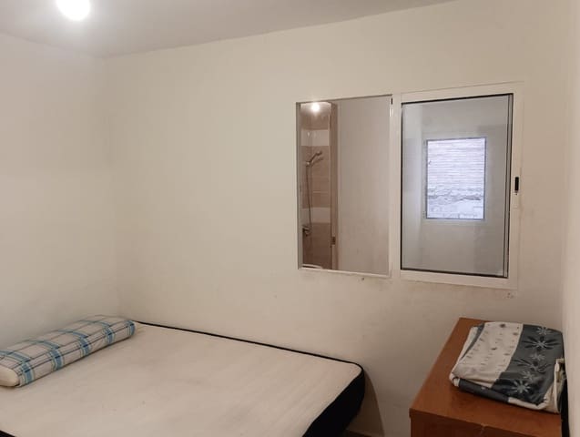Casa de 5 habitaciones en Flix en venta - 135.000 € (Ref: 9913392)