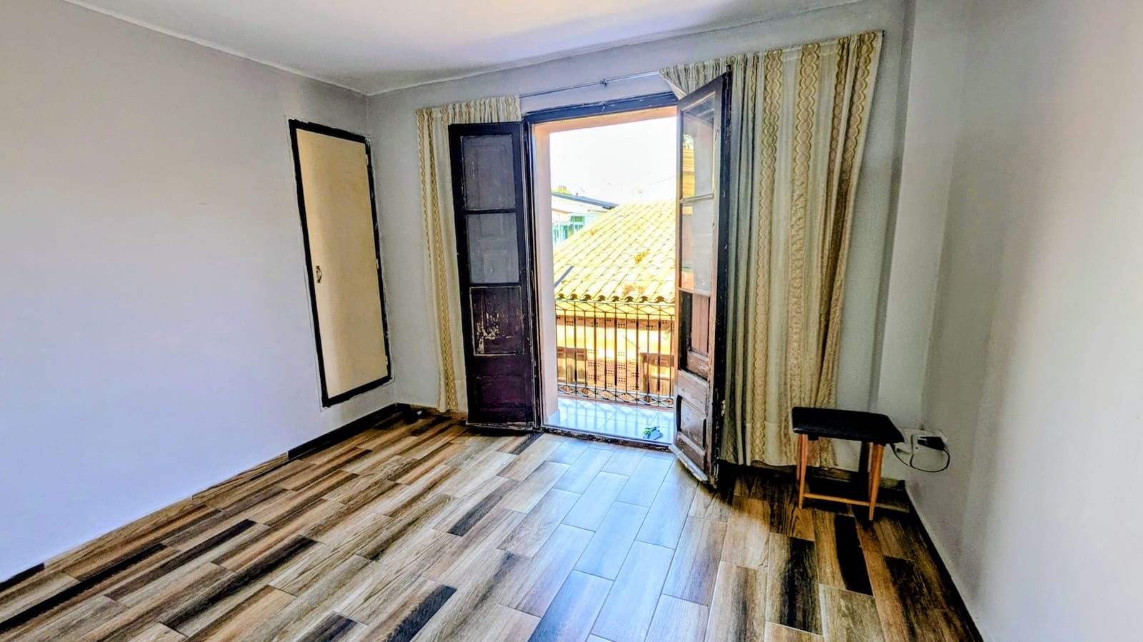 Casa de 5 habitaciones en Flix en venta - 135.000 € (Ref: 9913392)