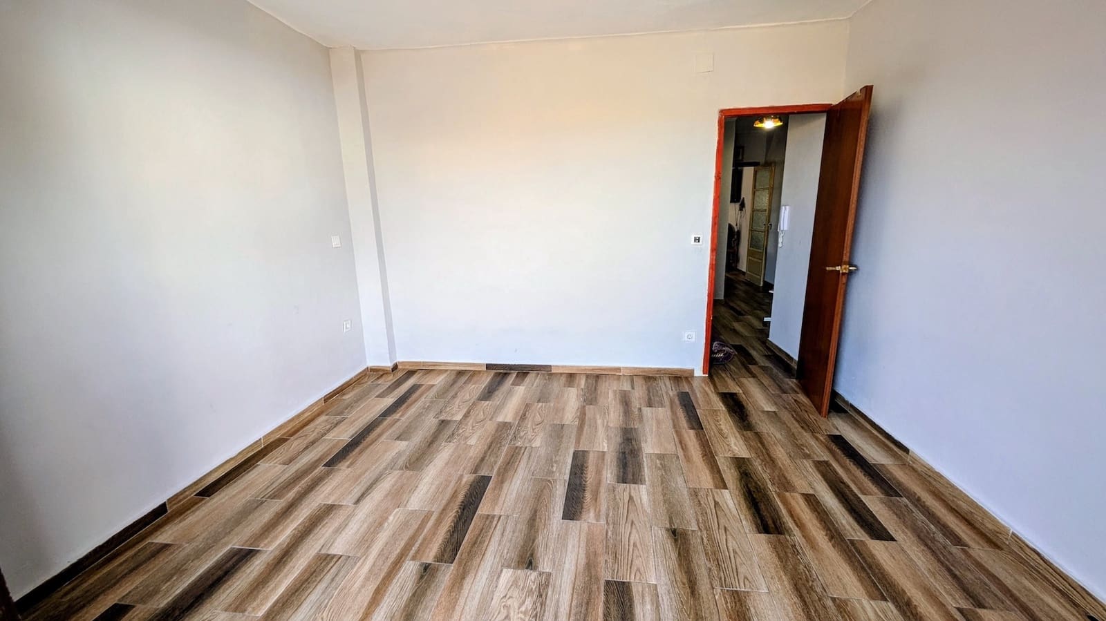 Casa de 5 habitaciones en Flix en venta - 135.000 € (Ref: 9913392)