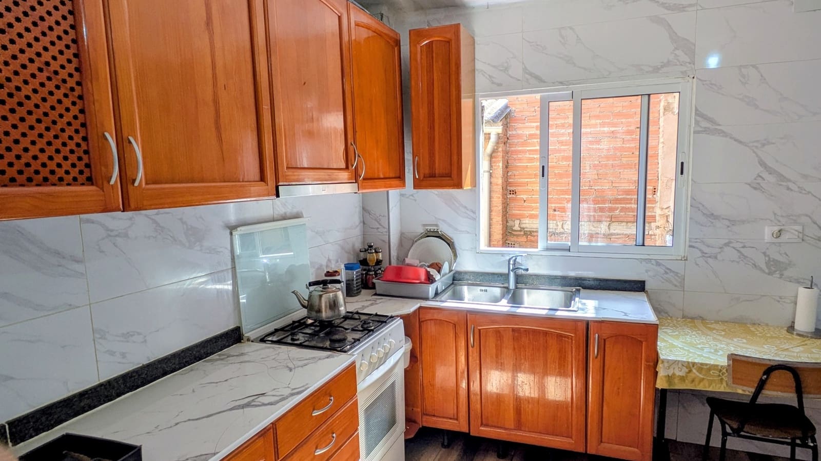 Casa de 5 habitaciones en Flix en venta - 135.000 € (Ref: 9913392)