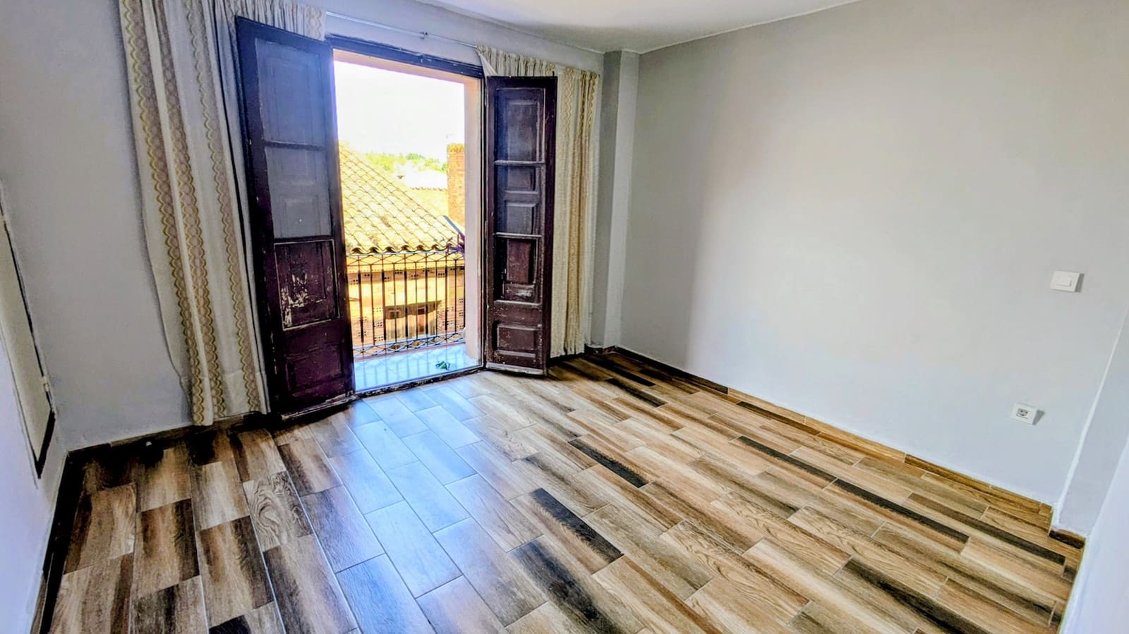 Casa de 5 habitaciones en Flix en venta - 135.000 € (Ref: 9913392)
