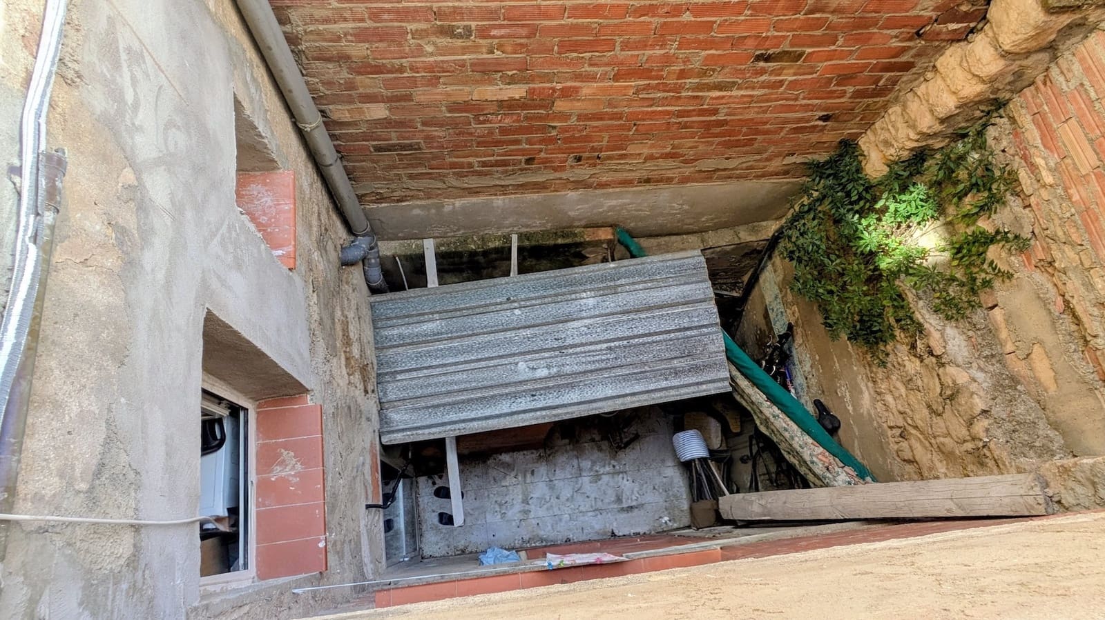Casa de 5 habitaciones en Flix en venta - 135.000 € (Ref: 9913392)