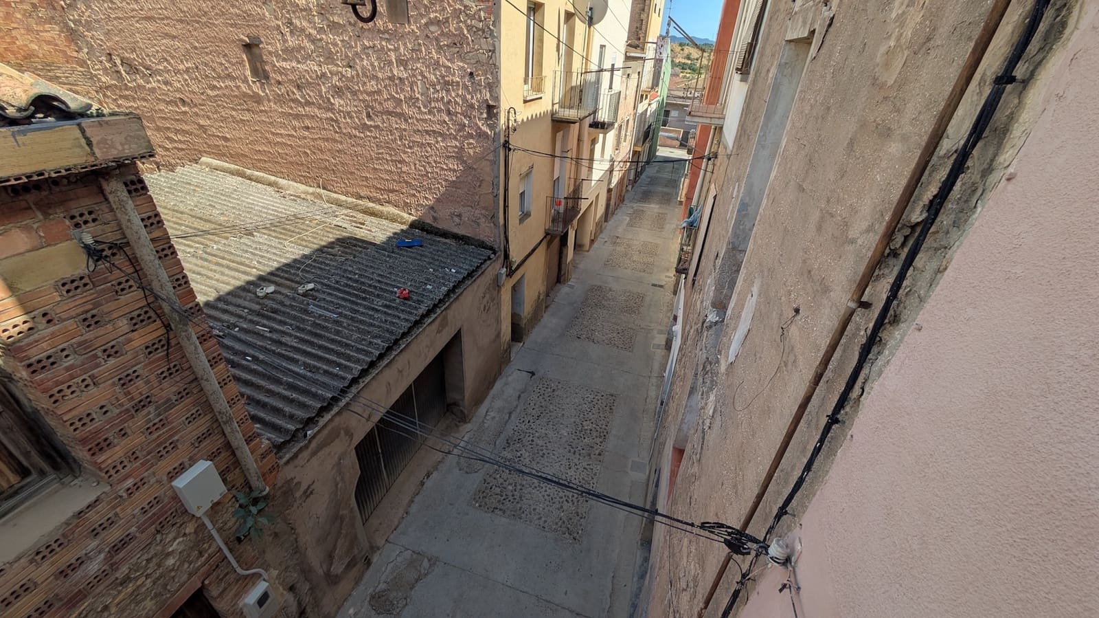 Casa de 5 habitaciones en Flix en venta - 135.000 € (Ref: 9913392)