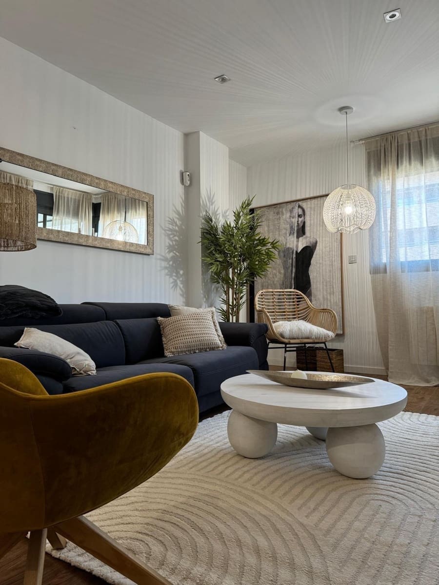 1 soveværelse Lejlighed til leje i Granada by med swimmingpool - € 900 (Ref: 9399671)