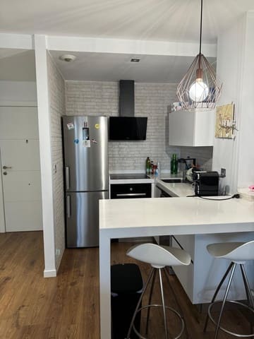 1 soveværelse Lejlighed til leje i Campus de la Salud, Granada by med swimmingpool - € 900 (Ref: 9399671)