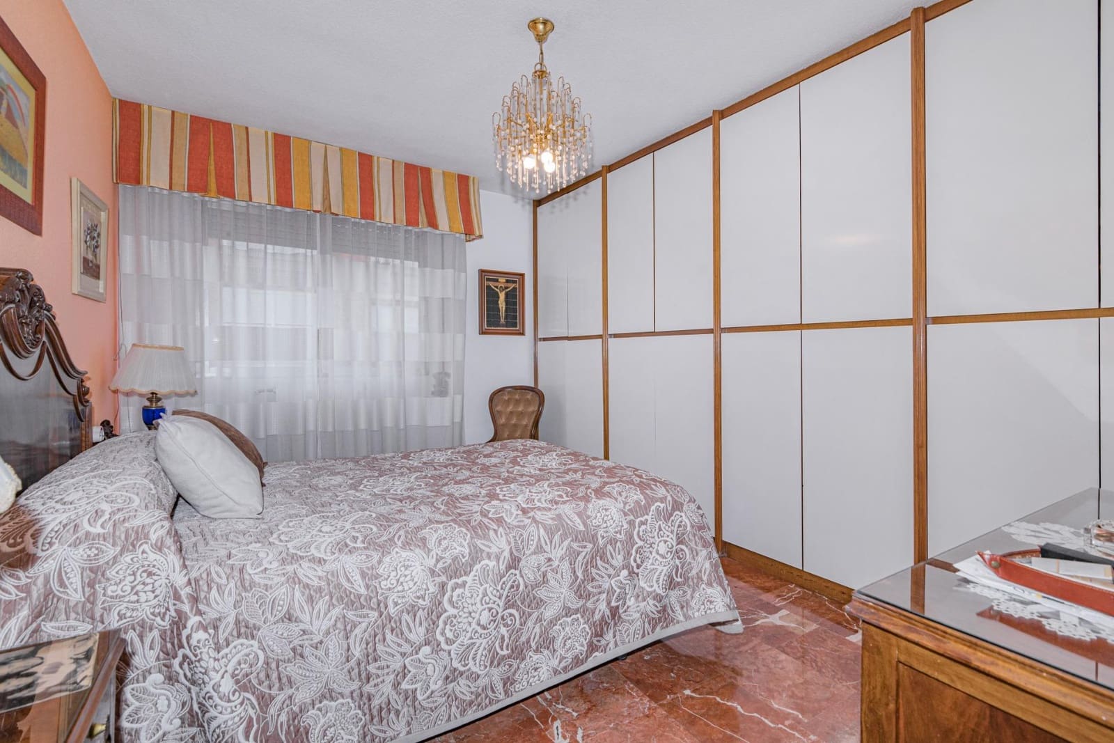 4 sovrum Lägenhet till salu i Granada stad med garage - 390 000 € (Ref: 9399672)