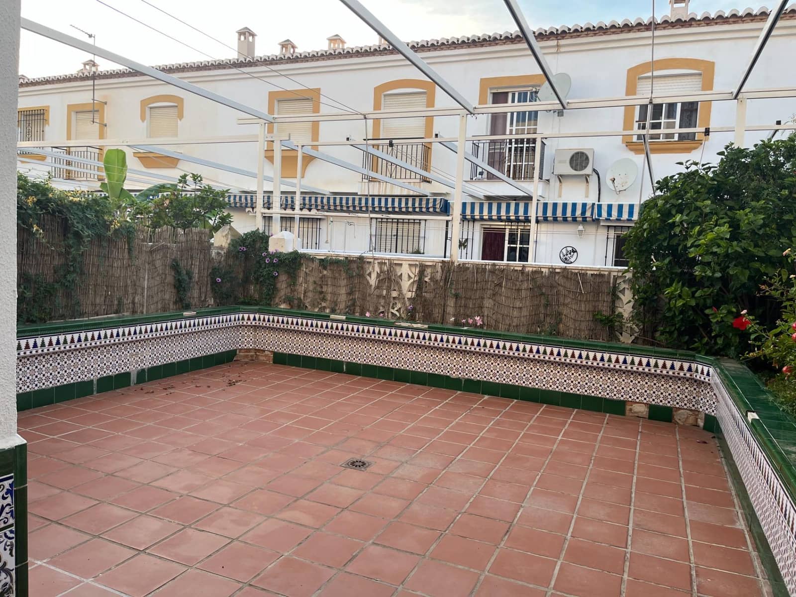 4 soverom Rekkehus til salgs i Salobrena med svømmebasseng - € 364 900 (Ref: 9399682)