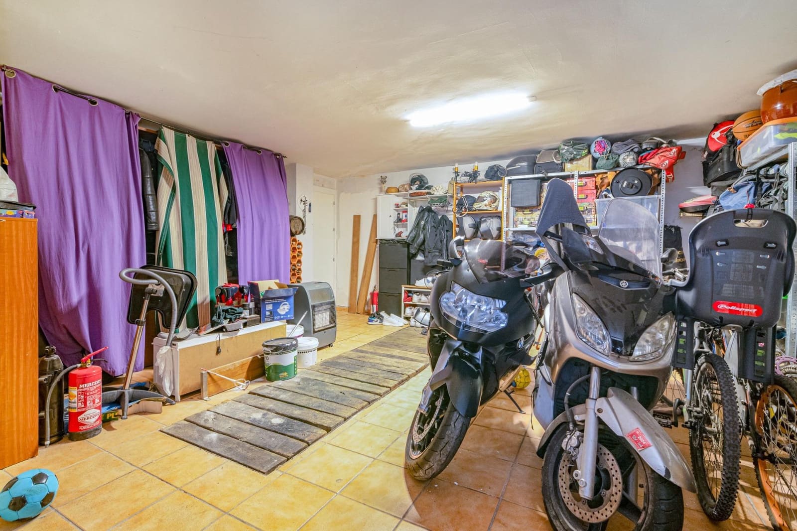 5 makuuhuone Paritalo myytävänä paikassa Peligros mukana uima-altaan 
autotalli - 420 000 € (Ref: 9399684)