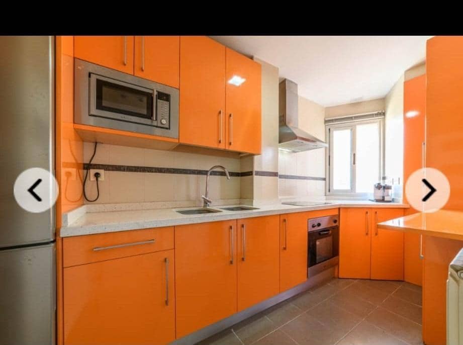 Piso de 3 habitaciones en Granada ciudad en alquiler - 800 € (Ref: 9399685)