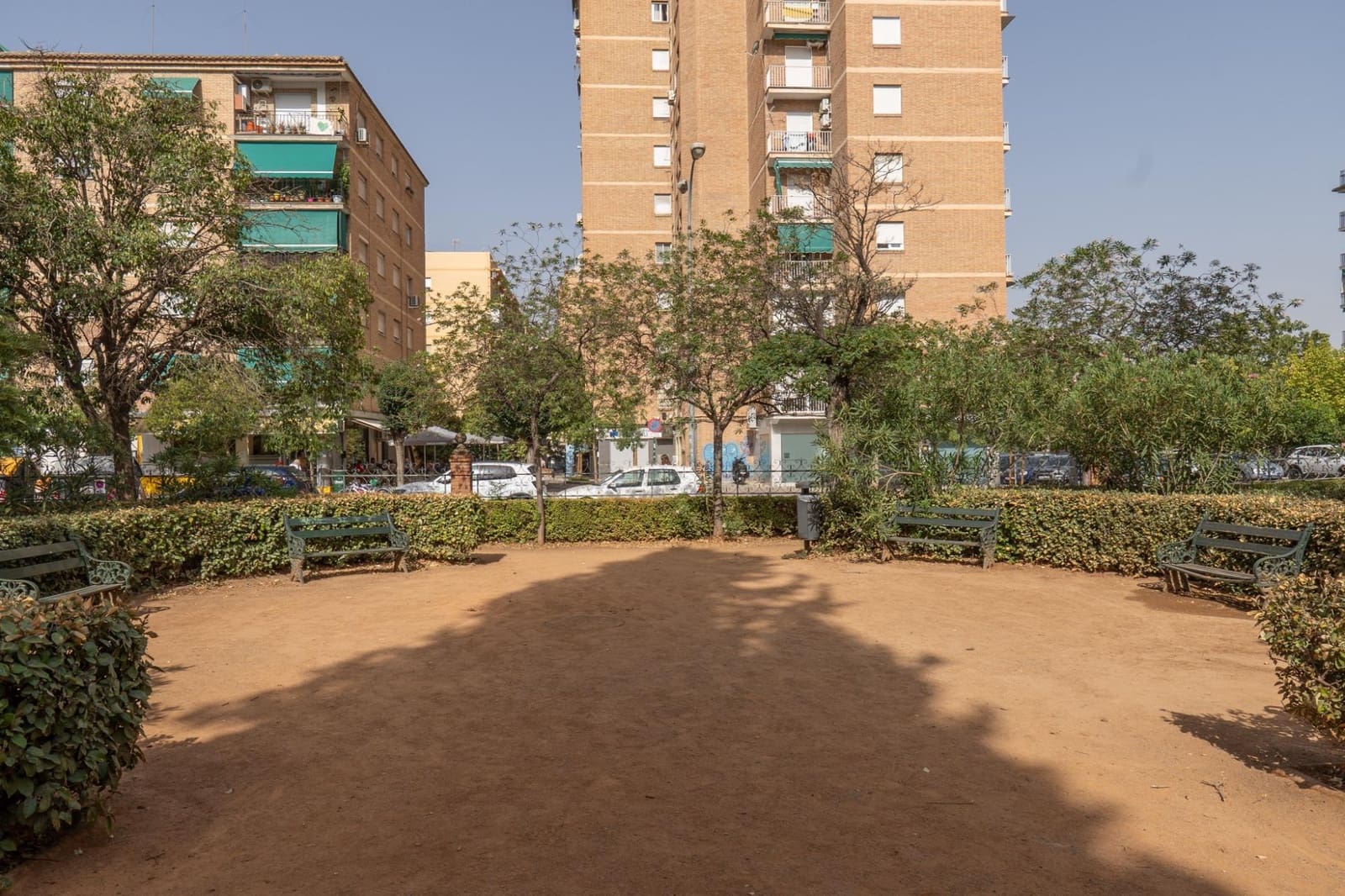 2 bedroom Flat for sale in Granada city with garage - € 195,000 (Ref: 9399686)