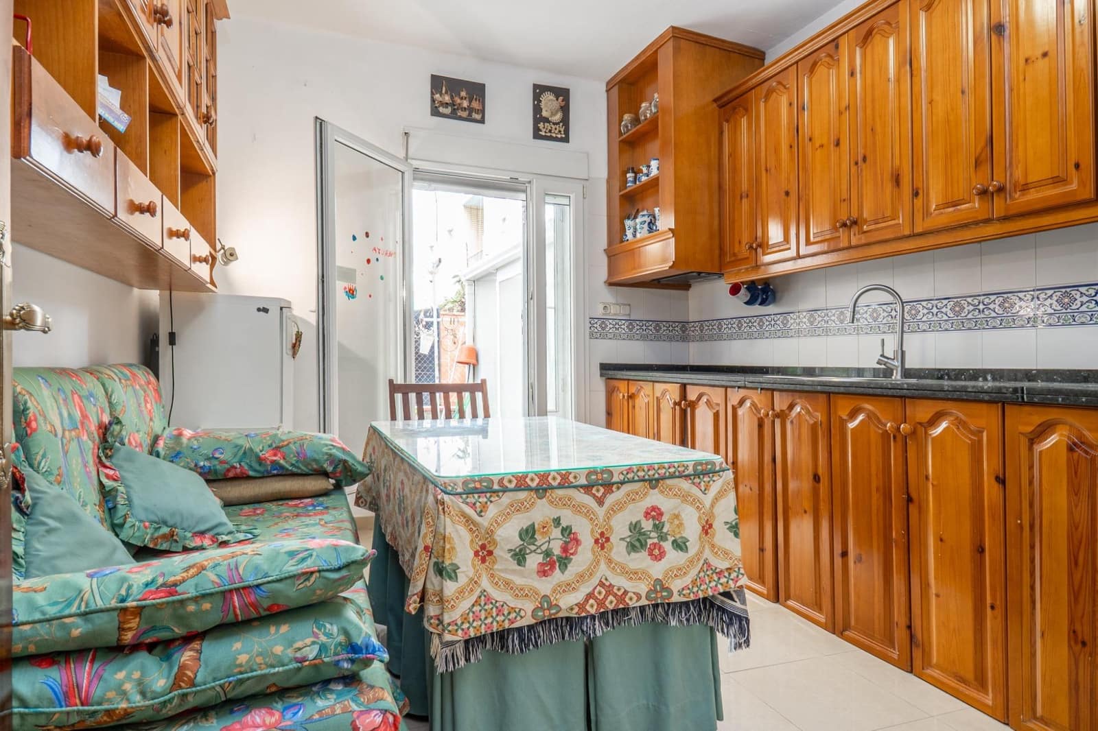 2 bedroom Flat for sale in Granada city with garage - € 195,000 (Ref: 9399686)