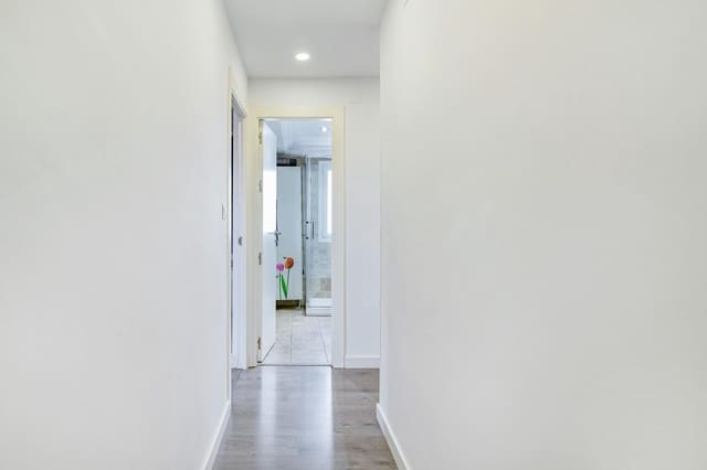 3 bedroom Flat for sale in Poligono Cartuja - La Paz, Granada city with garage - € 189,000 (Ref: 9399696)