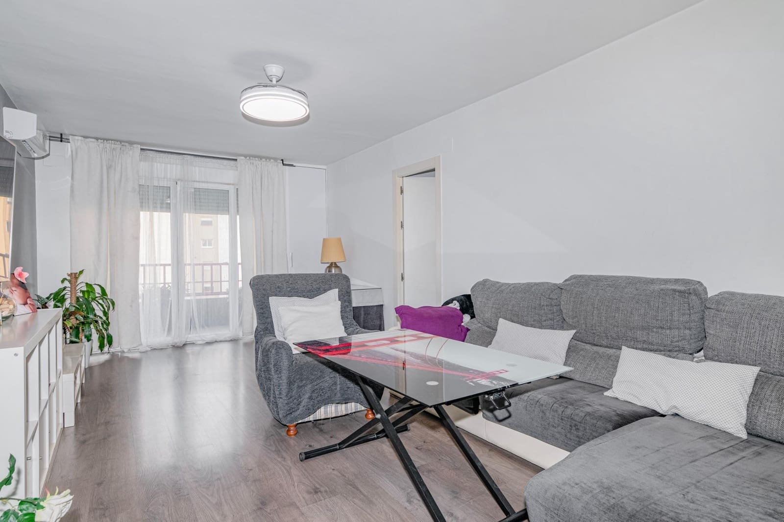 3 bedroom Flat for sale in Granada city with garage - € 189,000 (Ref: 9399696)