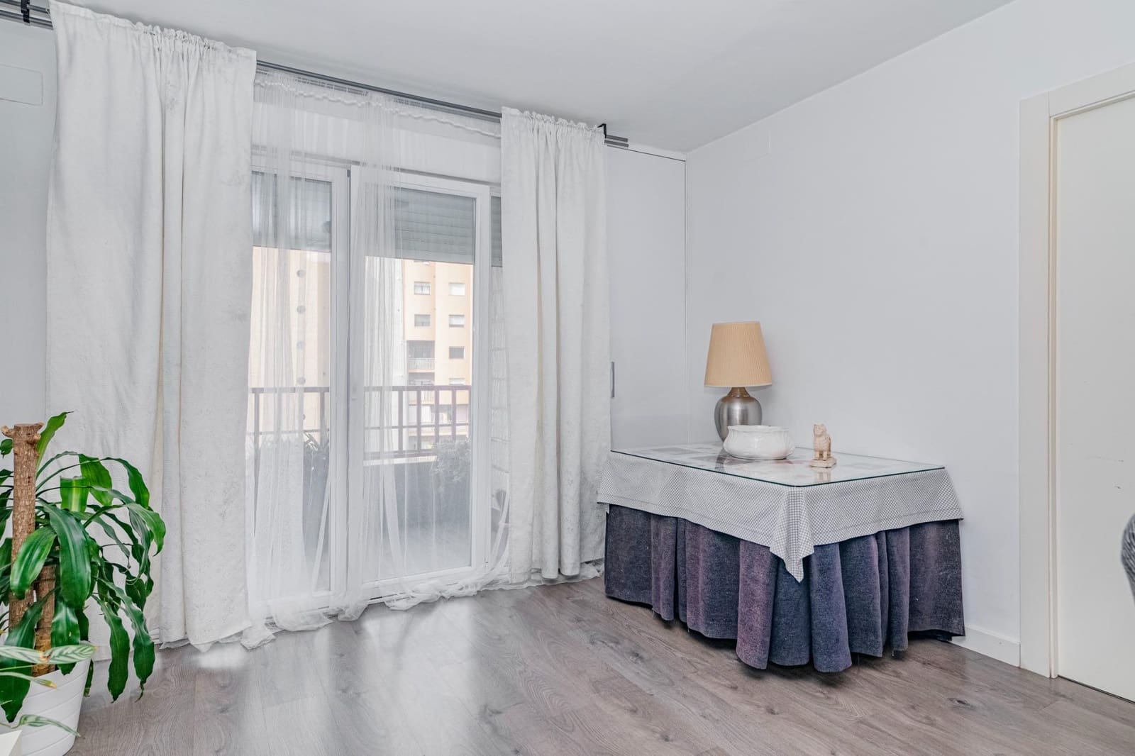 3 bedroom Flat for sale in Granada city with garage - € 189,000 (Ref: 9399696)