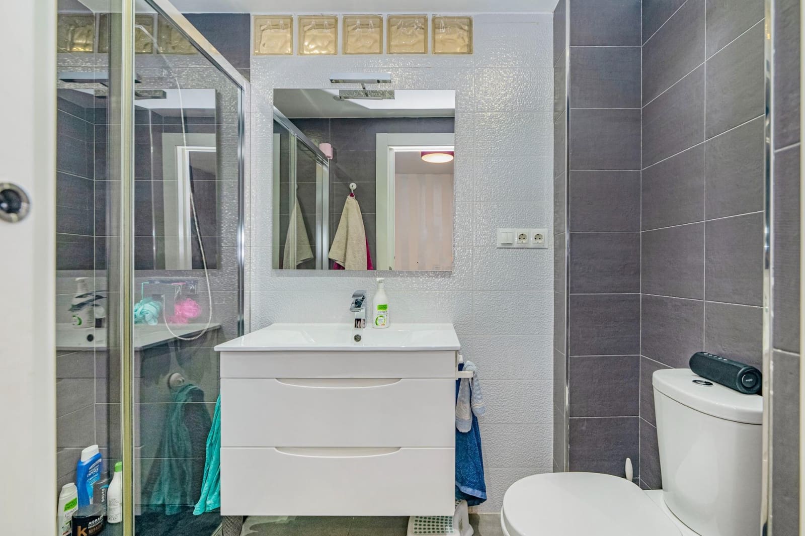 3 bedroom Flat for sale in Granada city with garage - € 189,000 (Ref: 9399696)