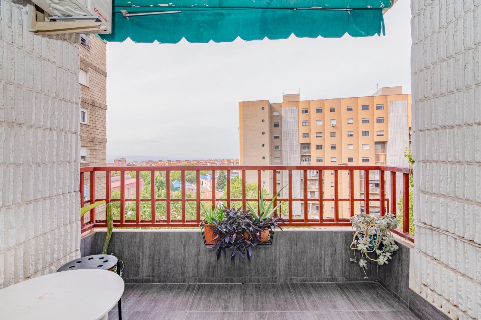 3 bedroom Flat for sale in Granada city with garage - € 189,000 (Ref: 9399696)