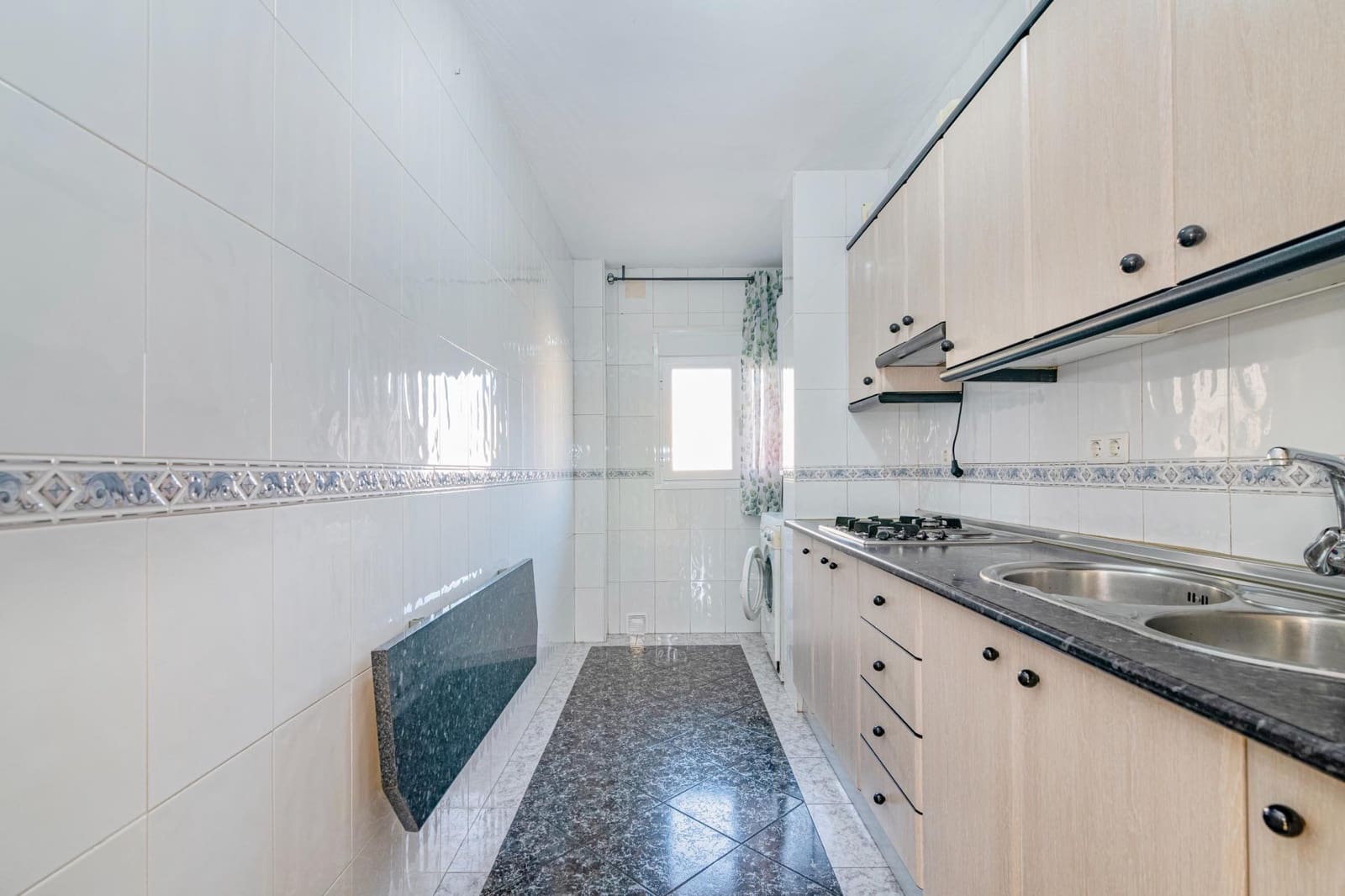 2 bedroom Flat for sale in Granada city - € 105,000 (Ref: 9399697)