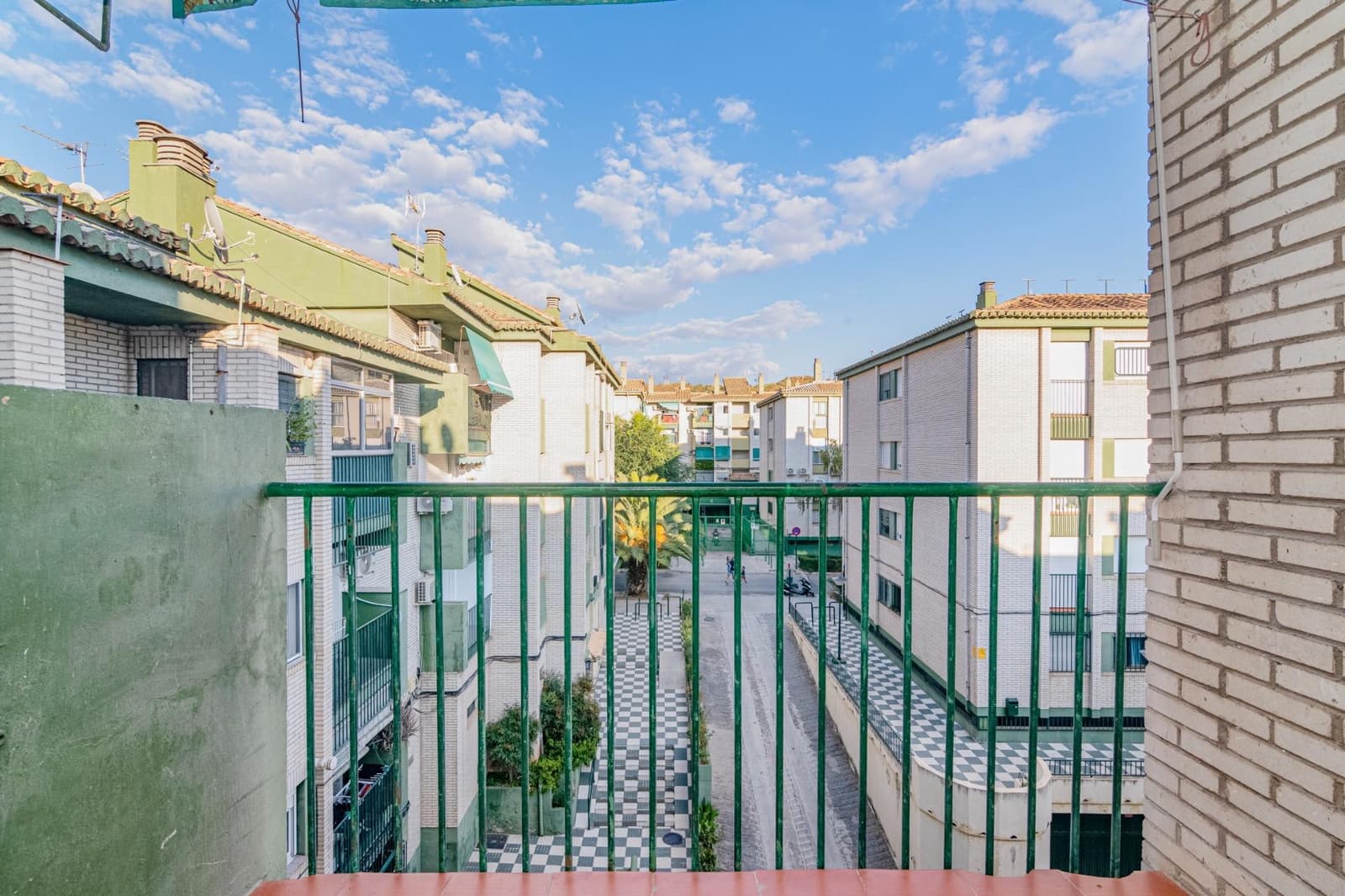 2 bedroom Flat for sale in Granada city - € 105,000 (Ref: 9399697)