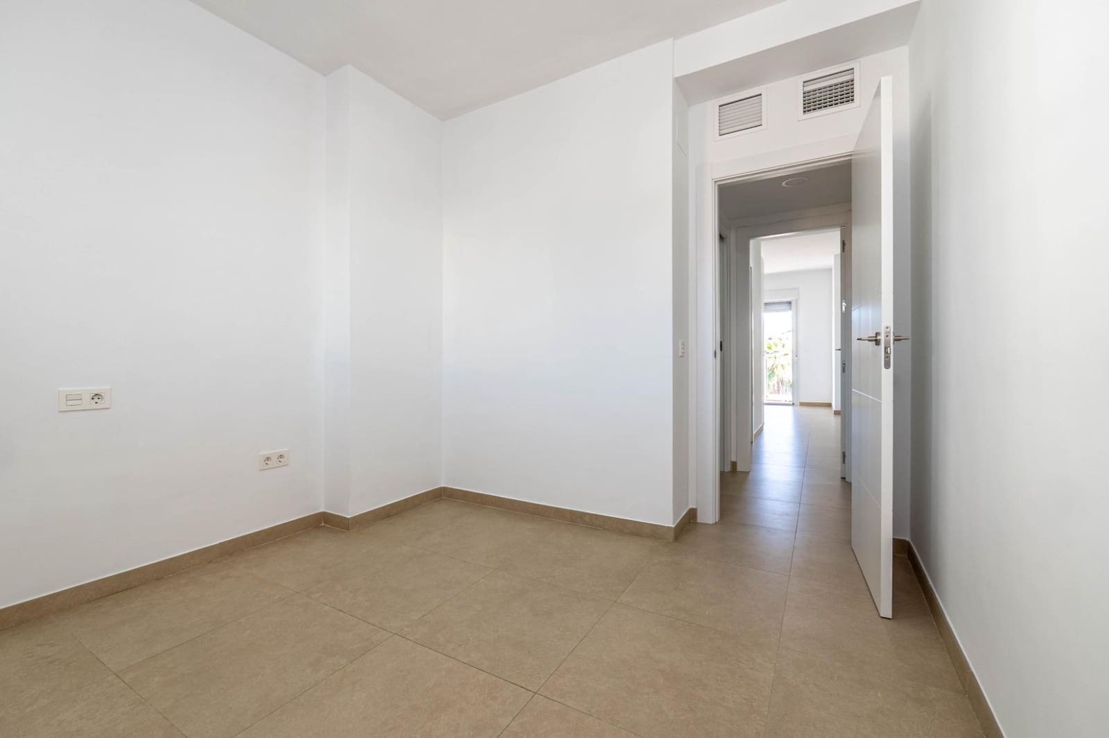 2 bedroom Flat for sale in Armilla with pool garage - € 350,000 (Ref: 9399700)