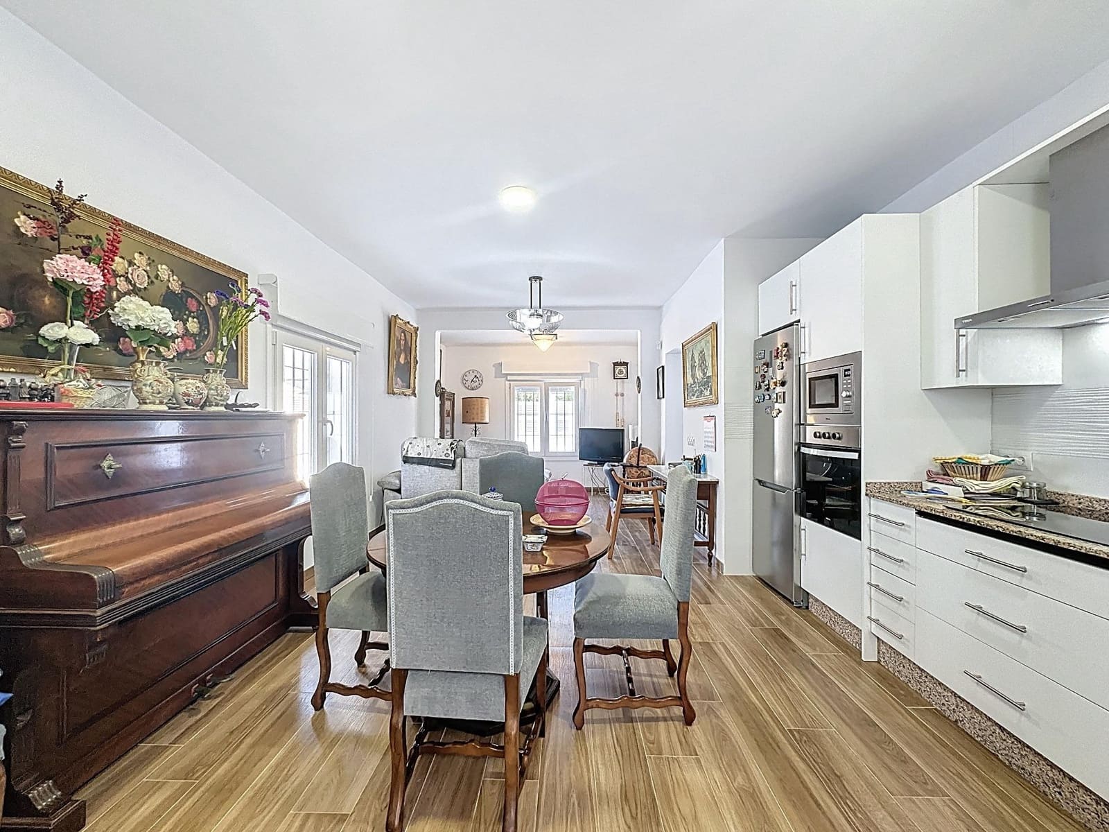 3 soveværelse Byhus til salg i Almeria by med garage - € 375.000 (Ref: 9399701)