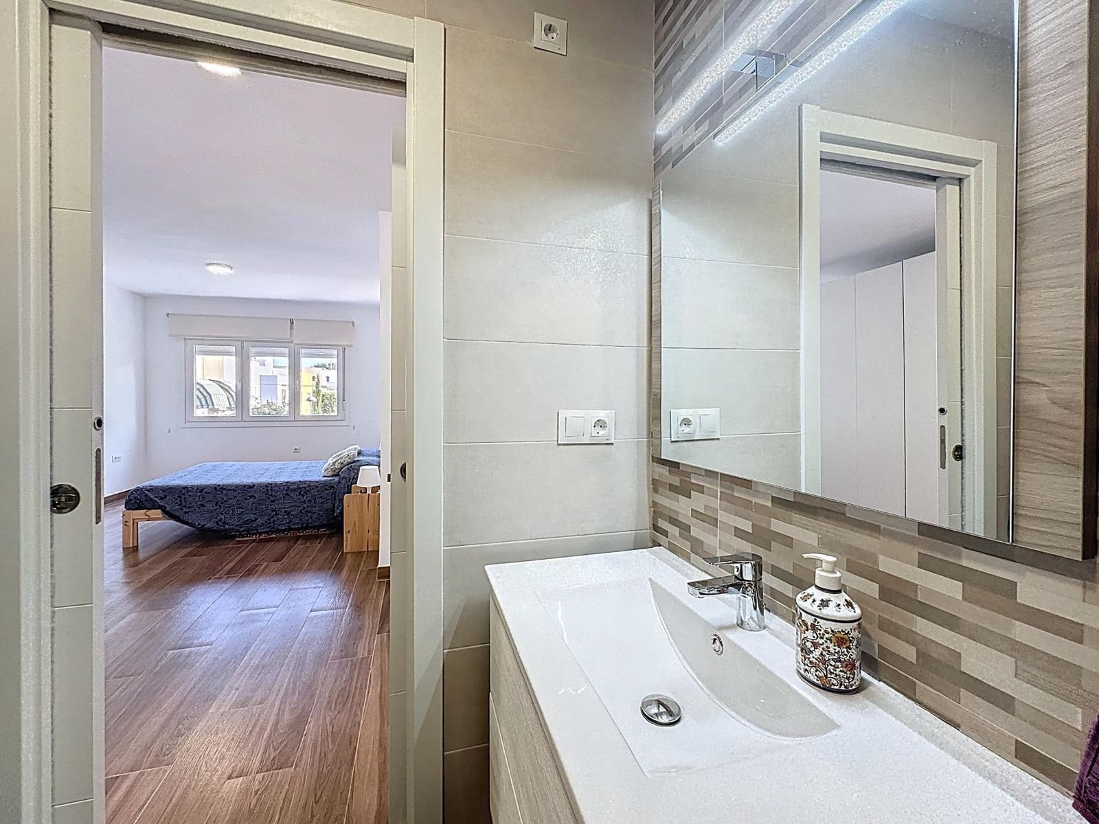 3 soveværelse Byhus til salg i Almeria by med garage - € 375.000 (Ref: 9399701)