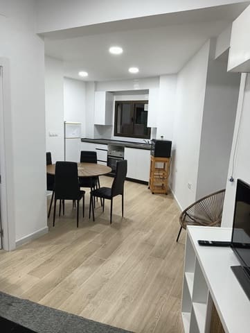 2 quarto Apartamento para arrendar em Granada cidade - 775 € (Ref: 9399702)